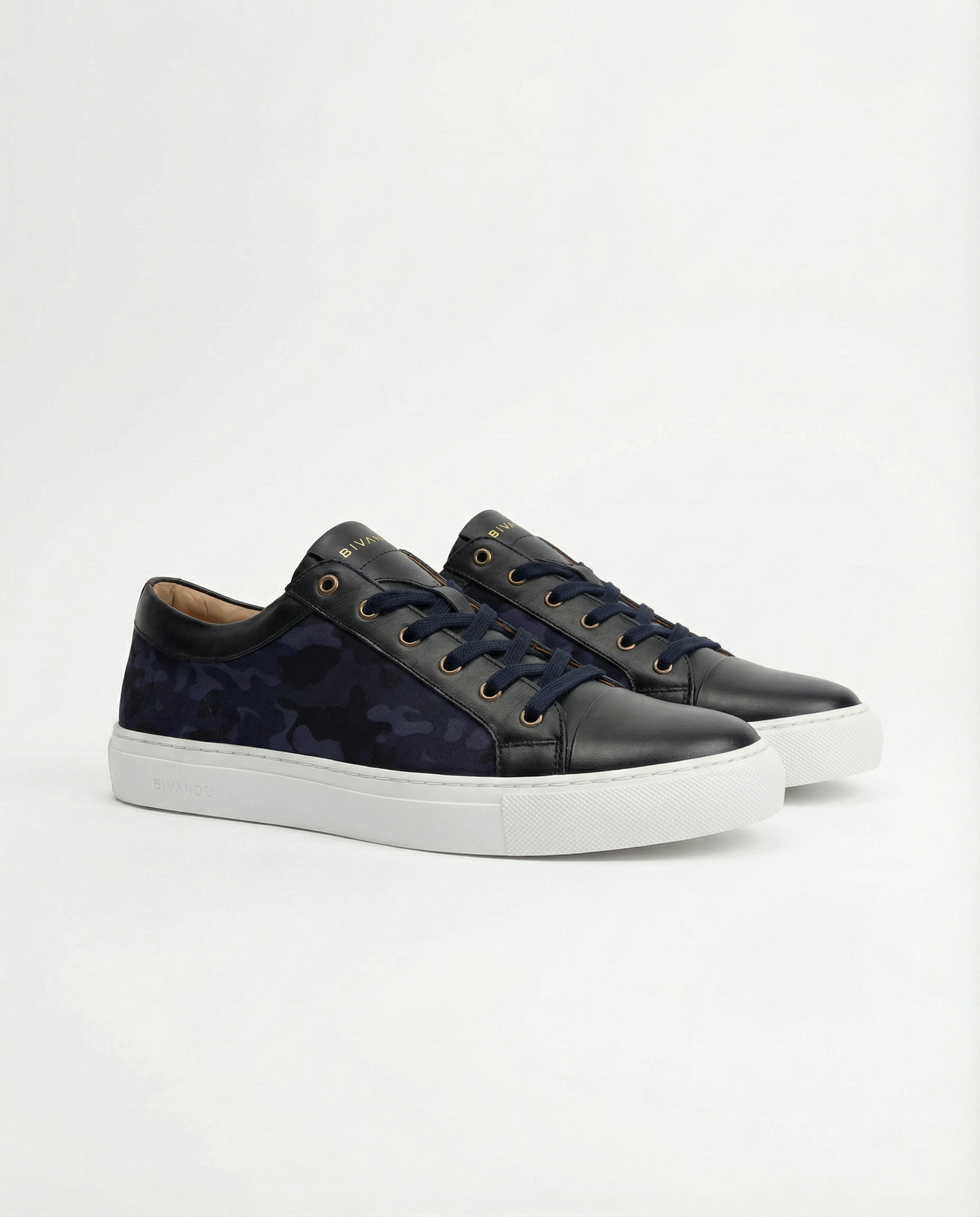 Bivando KA 1 marinblå kamouflage-sneakers från sidan