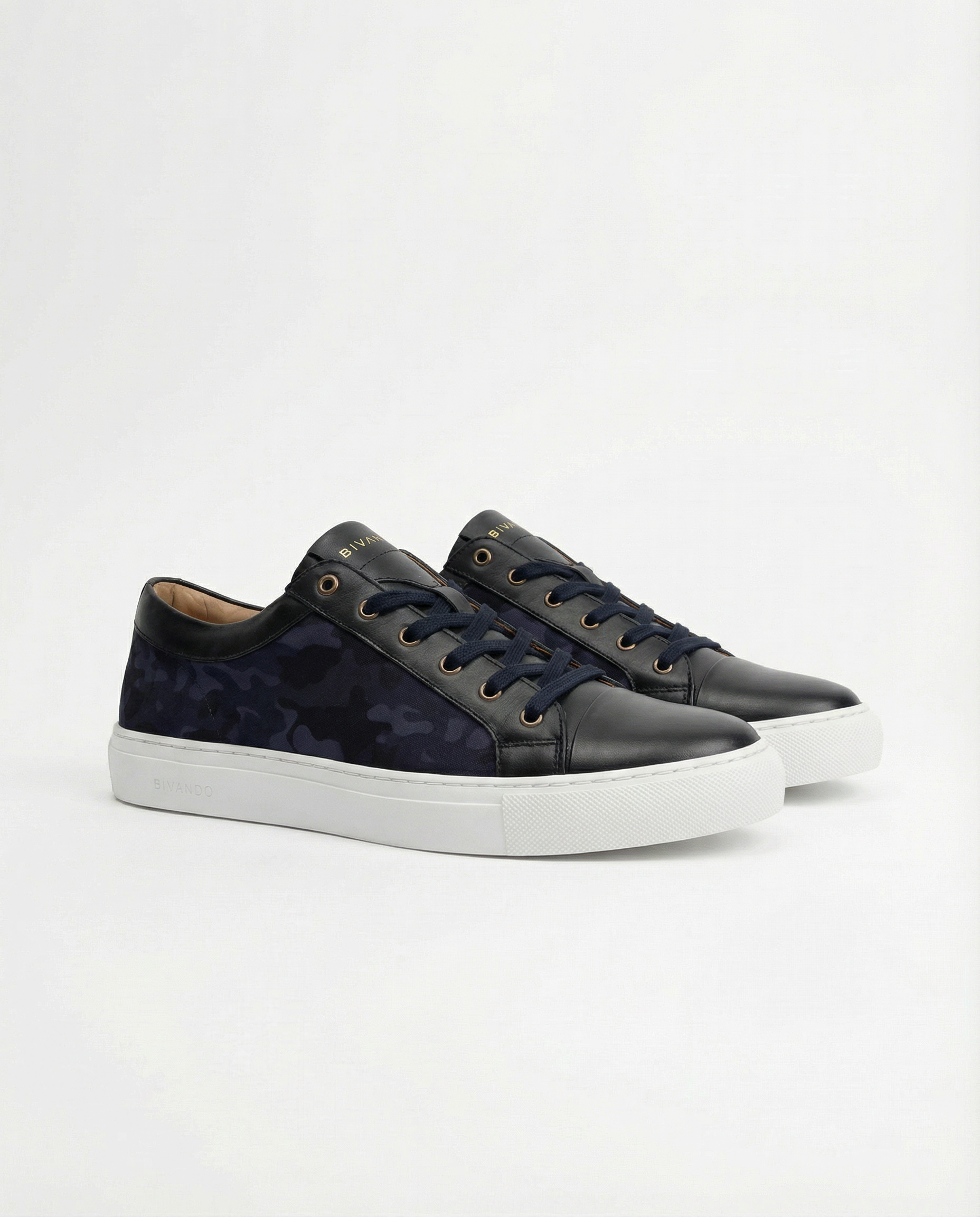 Bivando KA 1 marinblå kamouflage-sneakers från sidan