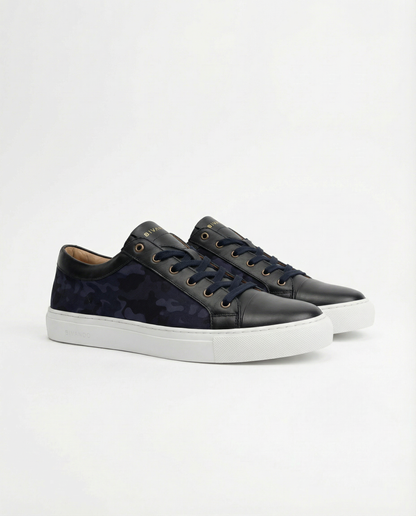 Bivando KA 1 marinblå kamouflage-sneakers från sidan